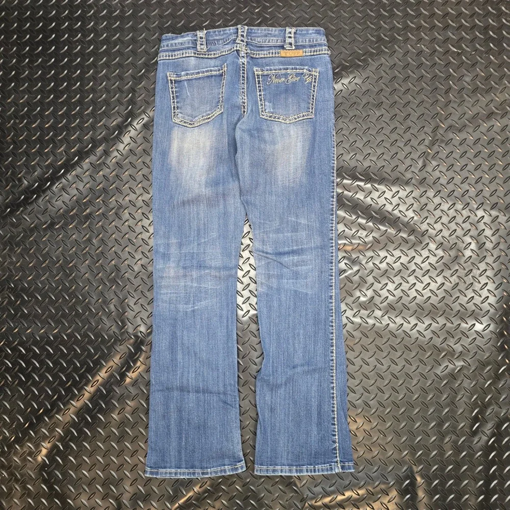 Cowgirl Tuff Co Never Give Up Bootcut Jeans Blue Distressed 29x31 JNGVUP
